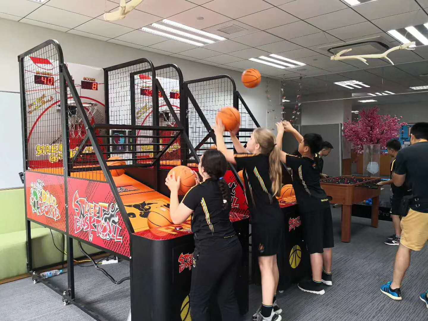 上海篮球机出租公司：开儿童乐园需要具备哪些能力 ？